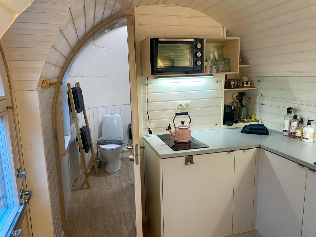 Bed & Wellness Klein Knorrestein: Romantic Tiny Houses with Private Wellness Almere Exterior photo