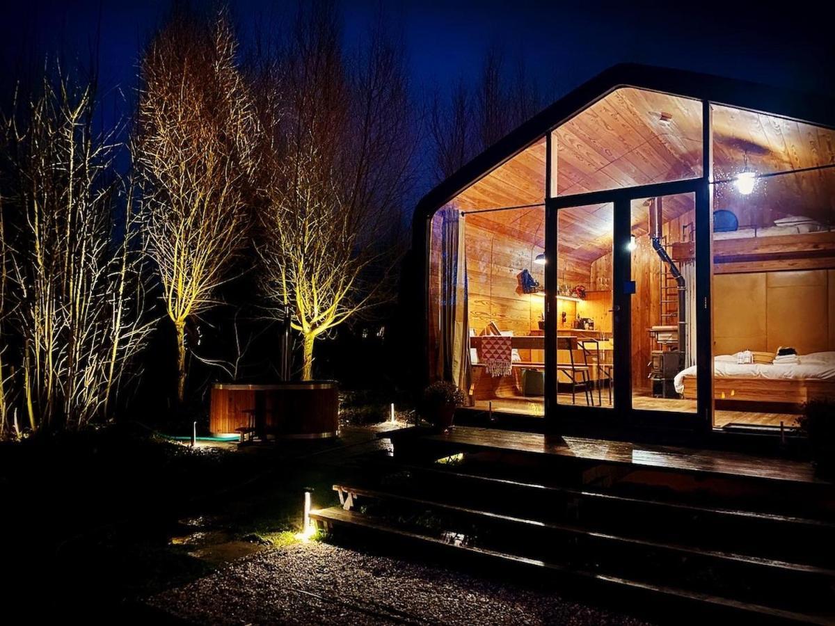 Bed & Wellness Klein Knorrestein: Romantic Tiny Houses with Private Wellness Almere Exterior photo